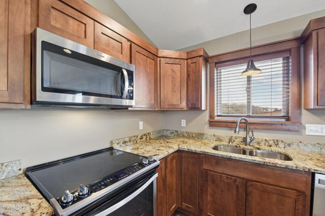 1065 70th Ave, Roberts, WI 54023