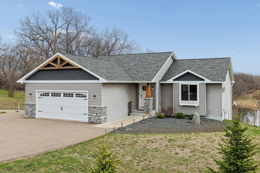 1065 70th Ave, Roberts, WI 54023