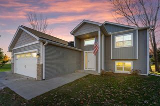 905 Bellaire Boulevard NW, Isanti, MN 55040