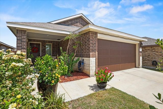 137 Running River Drive, Boyd, TX 76023