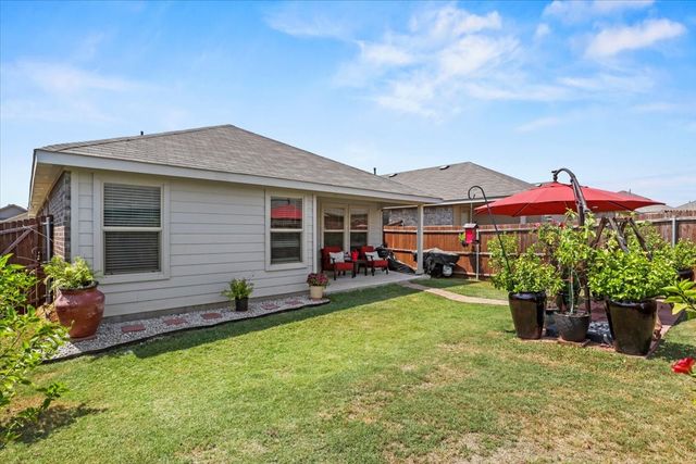 137 Running River Drive, Boyd, TX 76023