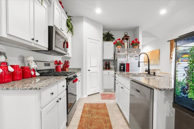 137 Running River Drive, Boyd, TX 76023