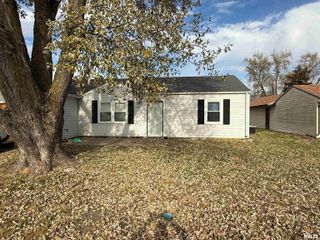 2110 W 68TH Street, Davenport, IA 52806