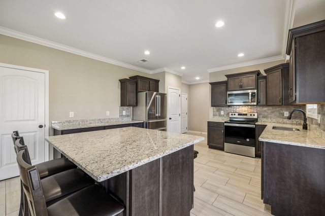 1565 Kestrel Dr, Clarksville, TN 37040