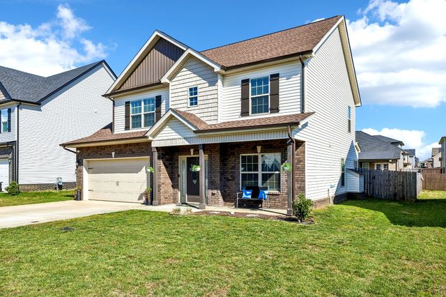 1565 Kestrel Dr, Clarksville, TN 37040