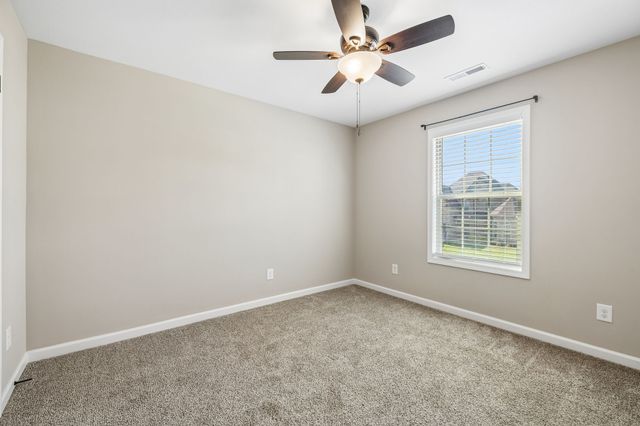 1565 Kestrel Dr, Clarksville, TN 37040