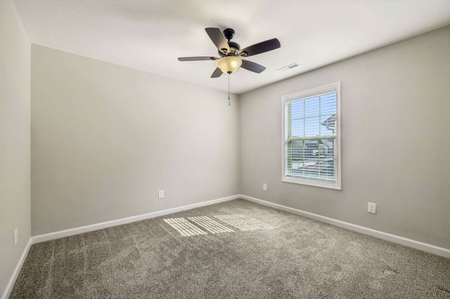 1565 Kestrel Dr, Clarksville, TN 37040