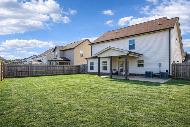 1565 Kestrel Dr, Clarksville, TN 37040