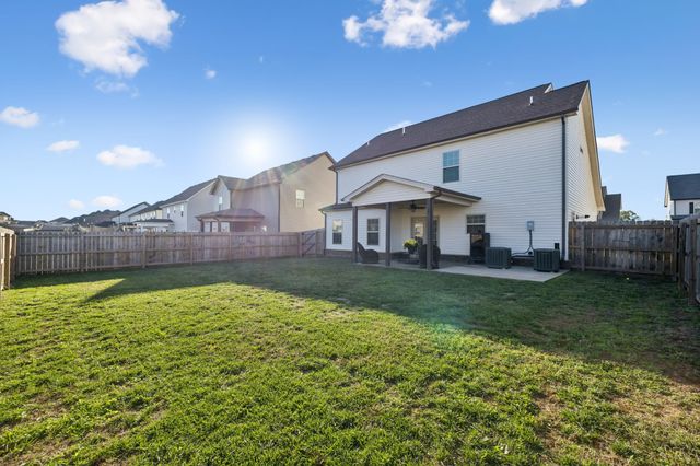 1565 Kestrel Dr, Clarksville, TN 37040