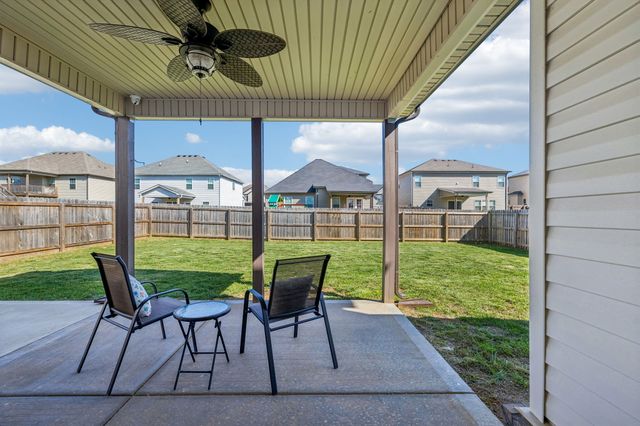 1565 Kestrel Dr, Clarksville, TN 37040