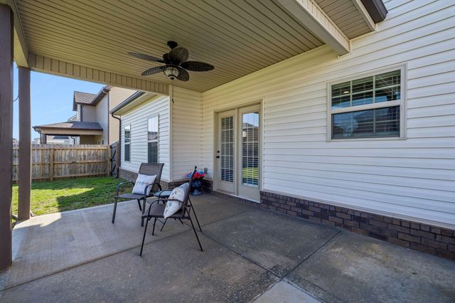 1565 Kestrel Dr, Clarksville, TN 37040