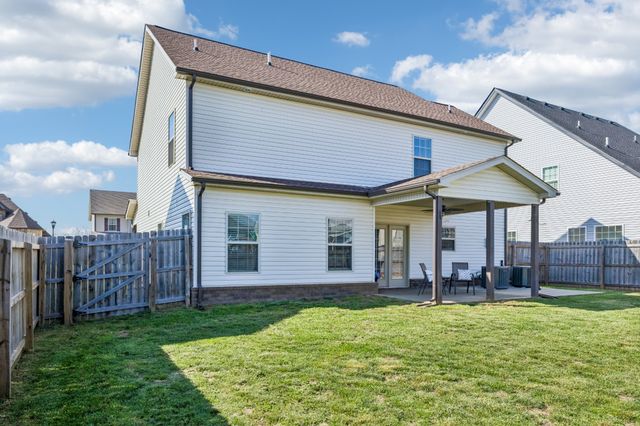 1565 Kestrel Dr, Clarksville, TN 37040