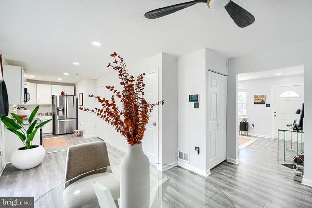 712 UNIVERSITY DR, Waldorf, MD 20602