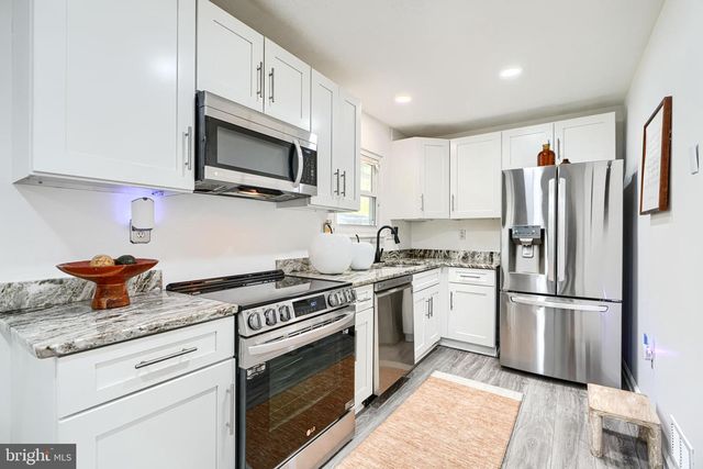 712 UNIVERSITY DR, Waldorf, MD 20602