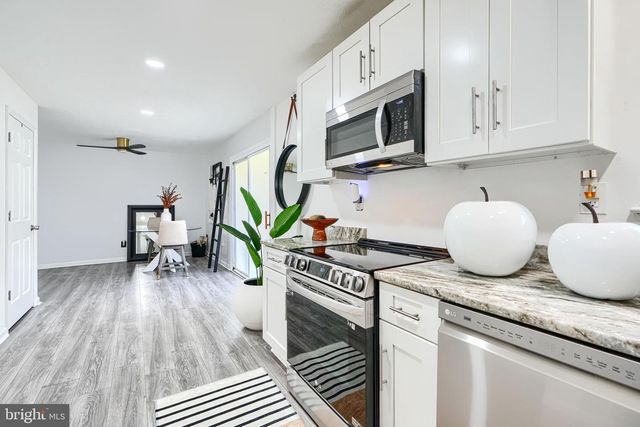 712 UNIVERSITY DR, Waldorf, MD 20602