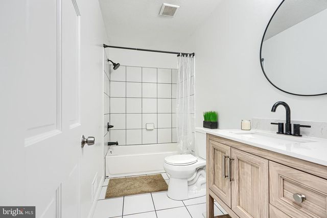 712 UNIVERSITY DR, Waldorf, MD 20602