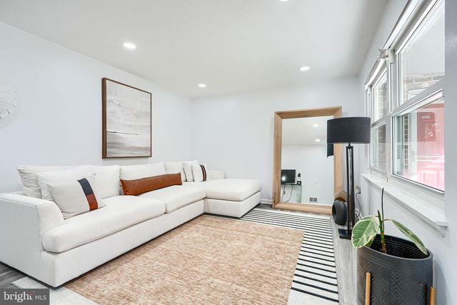 712 UNIVERSITY DR, Waldorf, MD 20602