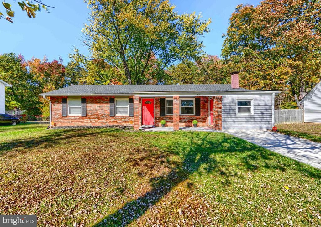 712 UNIVERSITY DR, Waldorf, MD 20602