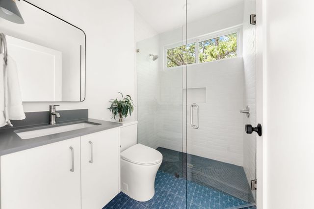 3209 Dolphin Dr 2, Austin, TX 78704