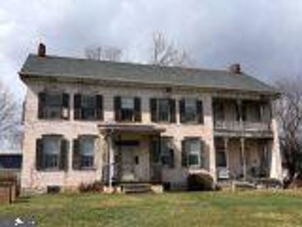 11208 ROBINWOOD DR, Hagerstown, MD 21742