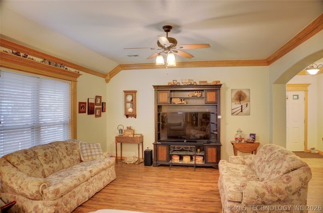 583 S 22nd Place, Collinsville, OK 74021