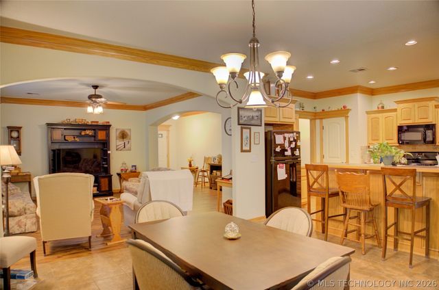 583 S 22nd Place, Collinsville, OK 74021