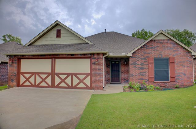 583 S 22nd Place, Collinsville, OK 74021