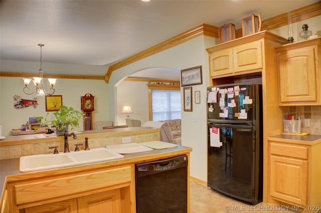 583 S 22nd Place, Collinsville, OK 74021