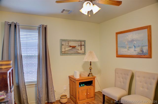 583 S 22nd Place, Collinsville, OK 74021