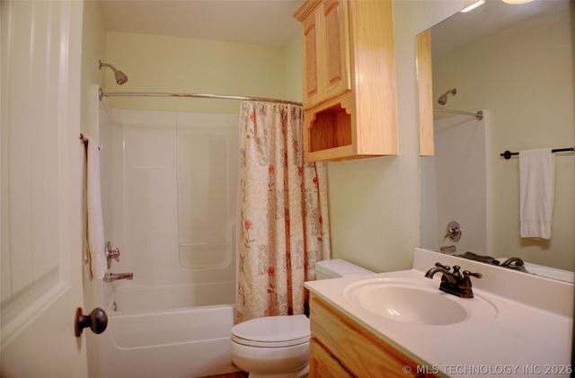 583 S 22nd Place, Collinsville, OK 74021