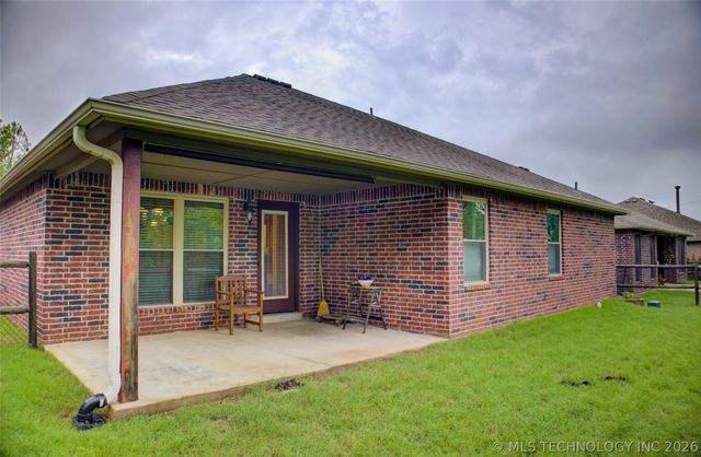 583 S 22nd Place, Collinsville, OK 74021