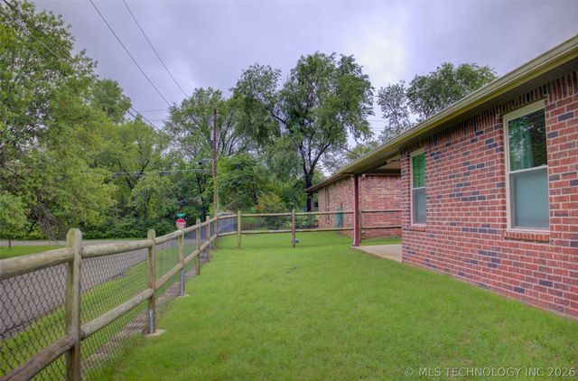 583 S 22nd Place, Collinsville, OK 74021