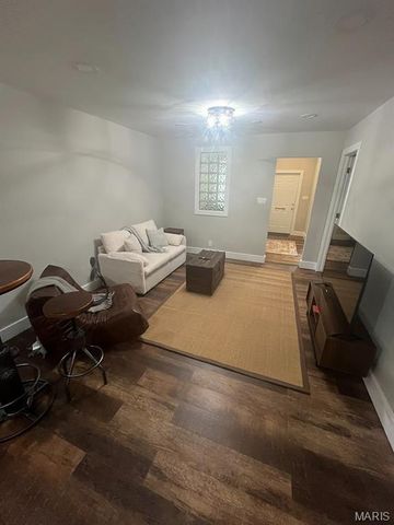 2231 Lynch Street, St Louis, MO 63118