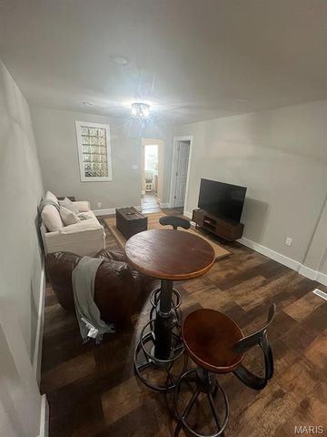 2231 Lynch Street, St Louis, MO 63118