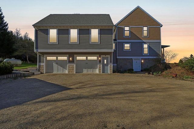 9224 Fargo Road, Mount Horeb, WI 53572