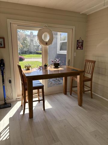434 Greenland AVENUE, Oconomowoc, WI 53066