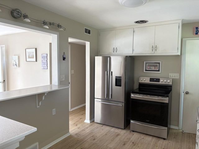 434 Greenland AVENUE, Oconomowoc, WI 53066