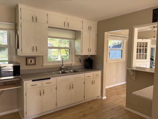 434 Greenland AVENUE, Oconomowoc, WI 53066
