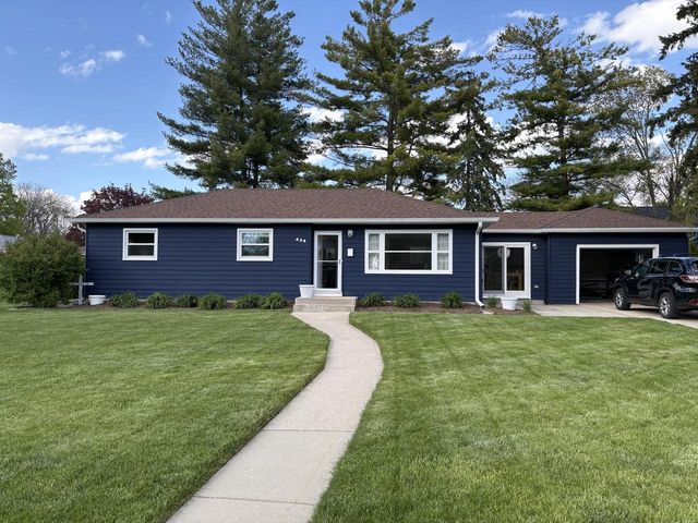 434 Greenland AVENUE, Oconomowoc, WI 53066