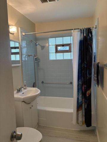 434 Greenland AVENUE, Oconomowoc, WI 53066
