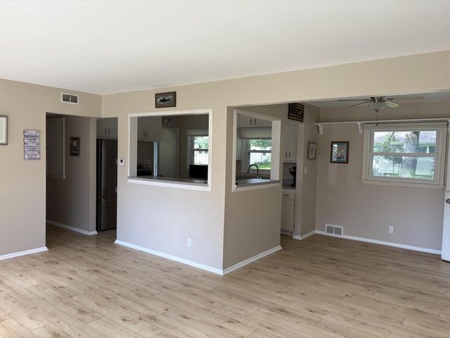434 Greenland AVENUE, Oconomowoc, WI 53066
