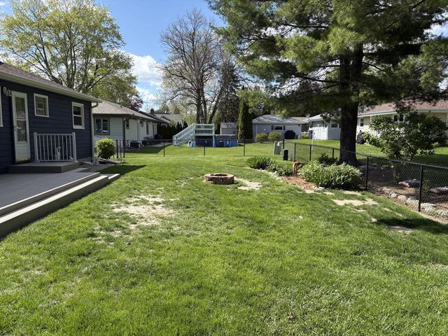 434 Greenland AVENUE, Oconomowoc, WI 53066
