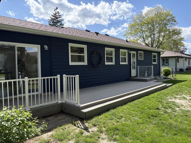 434 Greenland AVENUE, Oconomowoc, WI 53066