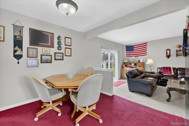 25046 Chestnut Street, Taylor, MI 48180