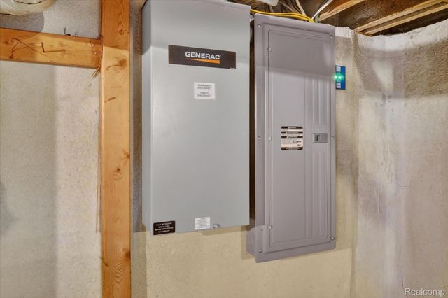 25046 Chestnut Street, Taylor, MI 48180