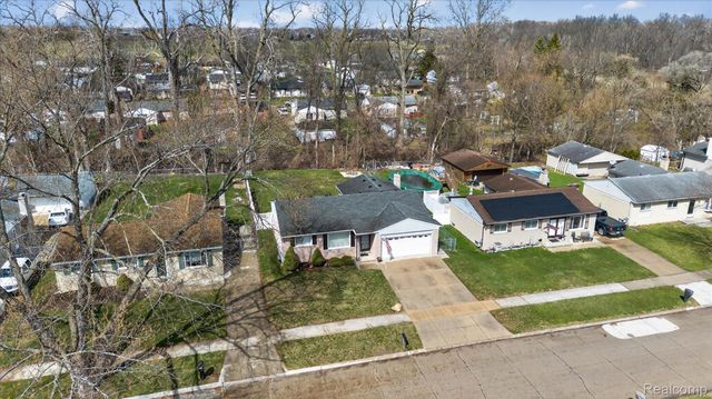 25046 Chestnut Street, Taylor, MI 48180
