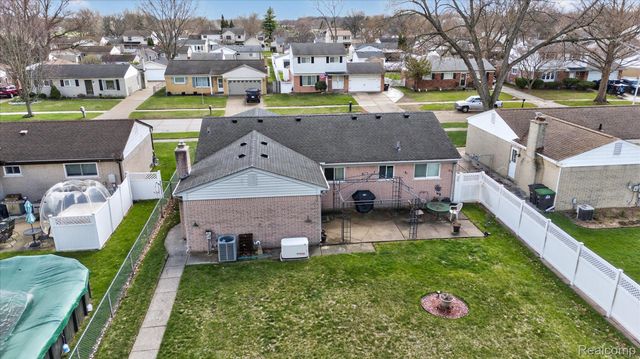 25046 Chestnut Street, Taylor, MI 48180