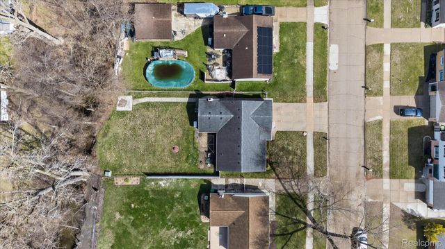 25046 Chestnut Street, Taylor, MI 48180