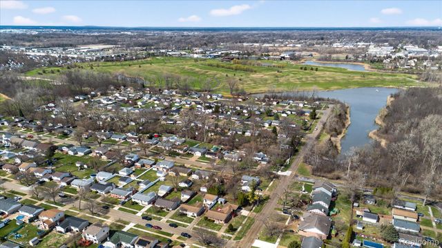 25046 Chestnut Street, Taylor, MI 48180