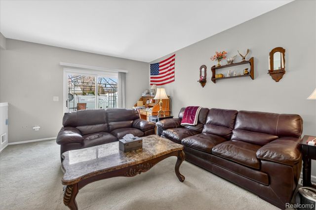 25046 Chestnut Street, Taylor, MI 48180